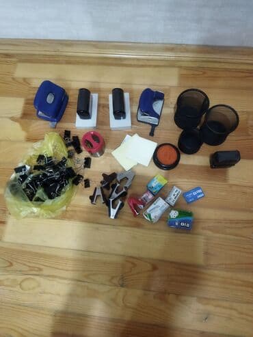 набор художника: Ofis ləvazimatları kağız desenler 2 AZN, qələm qapıları 1 AZN, sənəd — 4