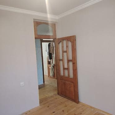 bar: 2 otaqlı həyət evi - Plan: dəhliz, 2 ayrı otaq, mətbəx, sanitar — 2