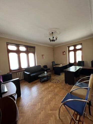 ellada sadliq sarayi unvani: Amerika sefirliyi yaxınlığında yerləşən ümumi sahəsi 140 kv,m olan,3 — 1