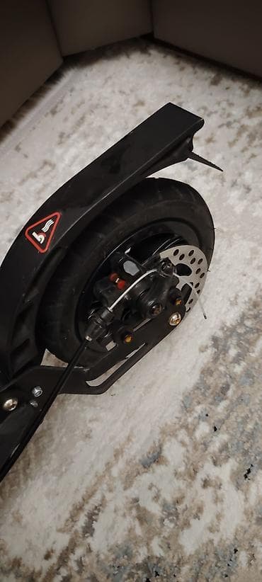 Giroskuterlər: Şəhər üçün rahat və yığcam skuter - Model: Urban Scooter (gövdədə — 4