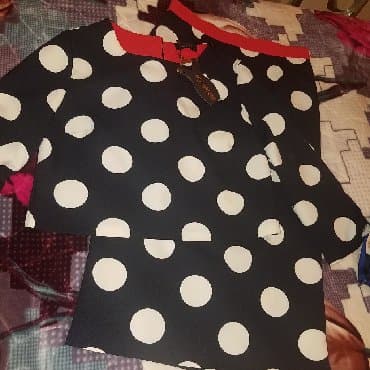 Dəstlər, kostyumlar: Yenidir. tund goy rengde kostyum. Yubka karandas, uzunlugu midi — 3