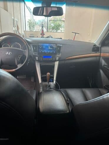 honda stream 2001: Hyundai Sonata: 2.4 l | Sedan — 6