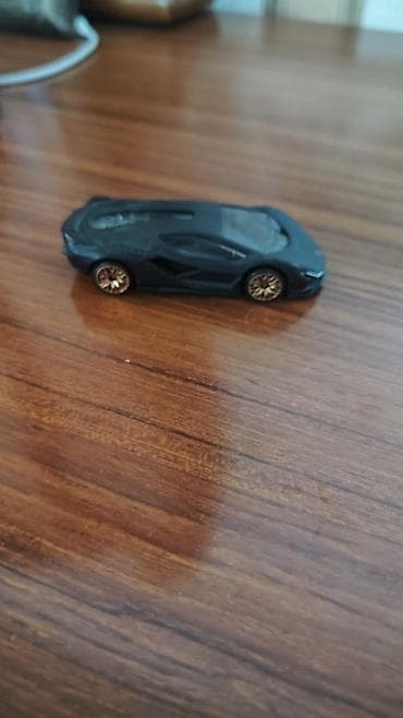 Kolleksiya üçün kiçik model avtomobil – Lamborghini Sian FKP 37