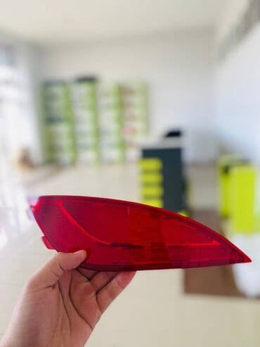 reflektor: Hyundai Ix35 2011 arxa duman isiqsiz .Hyundai Ix35 2012 dal sag ( sağ — 1