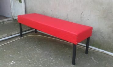 Masaj stolu TEZE her ren kojalar ve yumusaq bas terefi qalxib enener