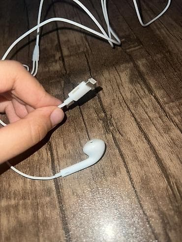 ucuz kalonka: Lightning konnektorlu naqilli qulaqlıq ORGİNAL - Rəng: ağ - Qulaqlıq — 3