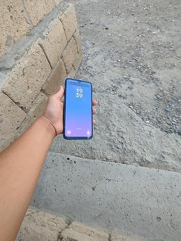 apple tv 4th: Mavi rəngli smartfon - Ekran: Tam ekran ön panel, nazik çərçivələr — 2