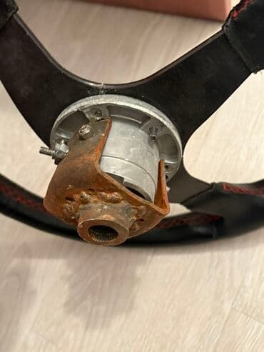 vossen disk teker: Momo Rul,Sükan
Şəkildə göründüyü kimidi
Universaldı
Ələ yatımlı ruldu — 5