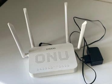 HSGQ brendinin ağ rəngli, dörd xarici antenası olan ONU tipli optik