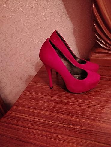 qırmızı ayaqqabı: Qadın yüksək daban ayaqqabıları – 2 cüt 1) Qırmızı klassik tufli - — 2