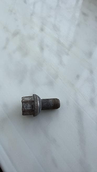Bərkidici məhsullar: Təkər boltu – avtomobil diskləri üçün - Tip: Təkər boltu (boltlu — 2
