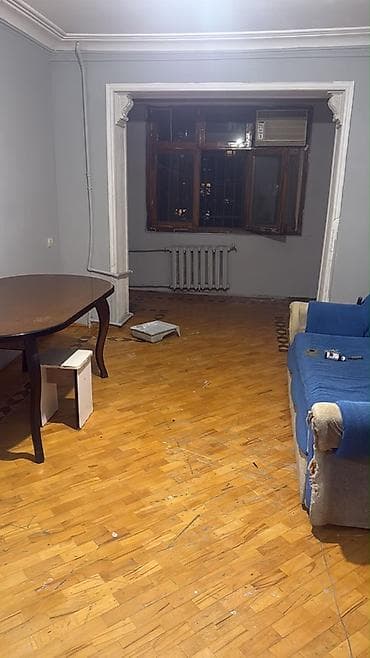 xalqlar dostluğu ev: 🏠 Kirayə verilir – İnşaatçılar metrosunun yaxınlığı 📍 Köhnə tikili — 2