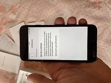 iphone x barter: IPhone SE 2020, Qara, Barmaq izi — 10