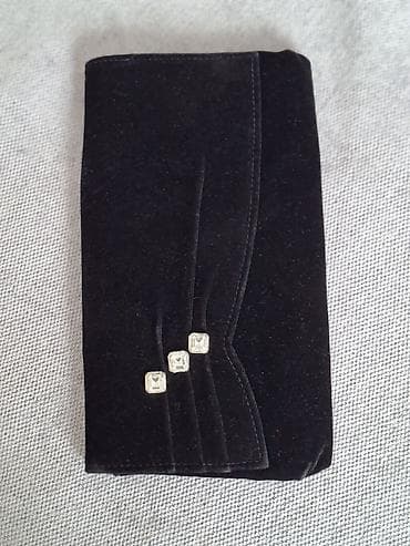 gözəl çantalar: Zərif axşam çantaları dəsti - Qara samt clutch: Minimalist dizayn, ön — 1