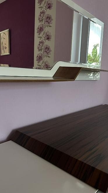 Mebel dəsti – 600 alınıb.komod 2-ci əldi, iş/üz masası və divardan — 6
