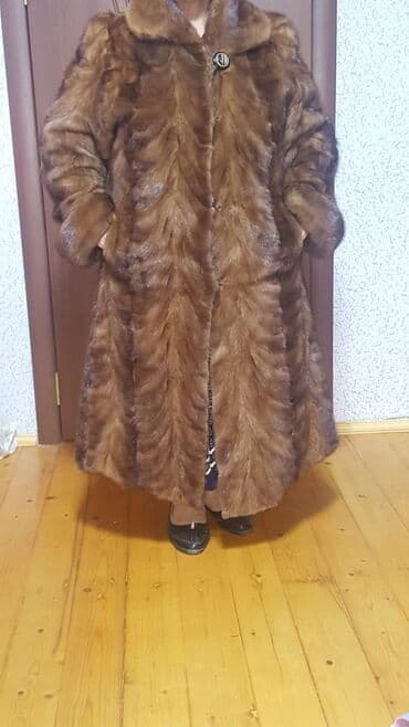 женские шубы с капюшоном: Yaxwi vəziyyətdədir.Endirim olunacaq — 2