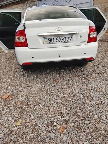 yağış sensoru: İli:2013 maçında heç bir problem yoxdur. Əla vəziyyətdədi. Kondisioner — 2