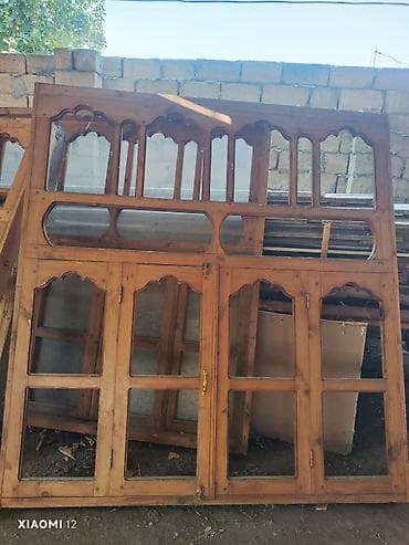 qapi demir qapi seyf qapi: Taxta pəncərə çərçivələri və üst vitraj hissəsi - Material: təbii — 1