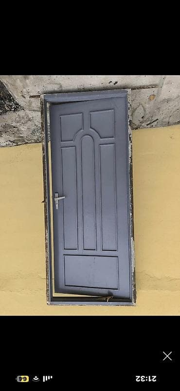 Dəmir qapı satılır möhkəmdir. gənclikdədi