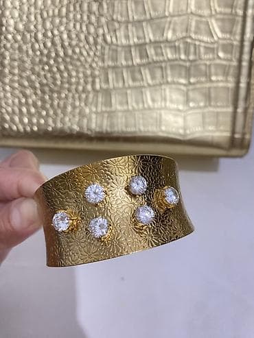 Браслеты: Qızılı rəngli geniş manjet bilərzik. Qızıl suyuna çəkilib qaralmır — 4