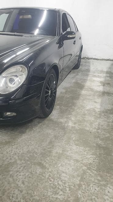 bmw m3 e46: Mercedes-Benz E-Class: 2.2 l | 2002 il Sedan — 3