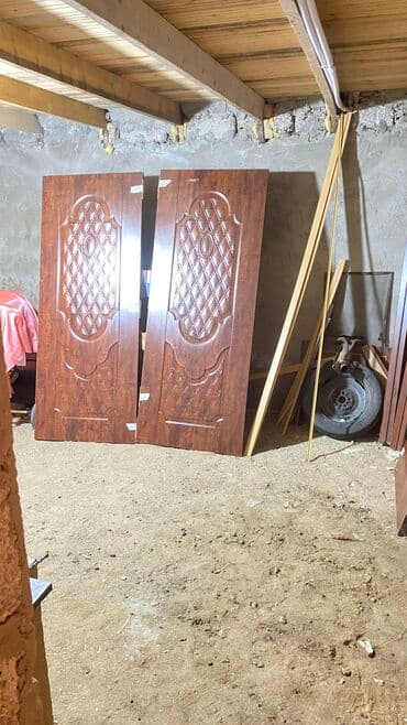 işlənmiş otaq qapıları: Taxta otaq qapisidi tezedi 5 denedi her biri 120 azn — 2