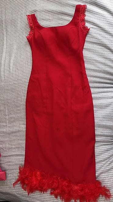 Qırmızı kokteyl/şam dəsti stili paltar - Model: bədənə oturan, midi — 2