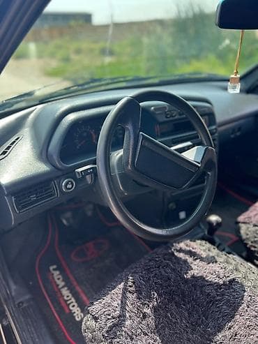 audi 6: Avtomobil: Lada (VAZ) 2115 “Samara” – sedan, qara rəng Görünüş və — 6