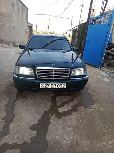 Mercedes-Benz C-Class: 0.5 l | 1995 il Sedan