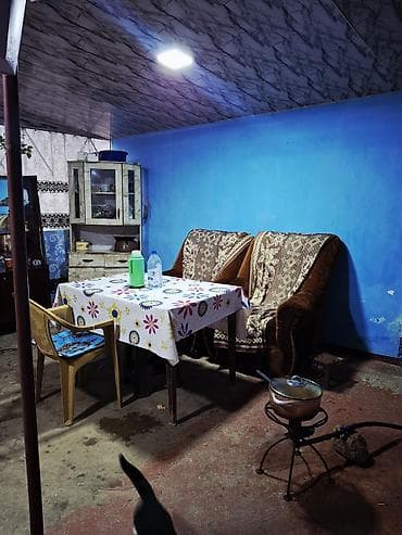 ev certyojları 2 mərtəbəli: 4 otaqlı, 3 kv. m, Kredit yoxdur, Orta təmir — 4