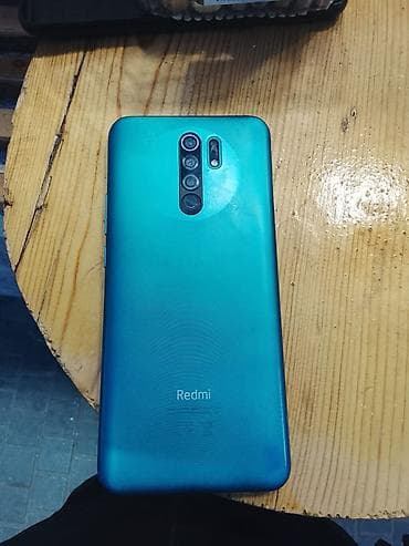 Redmi smartfon - Model: Redmi (9 seriyasına bənzər dizayn – arxa