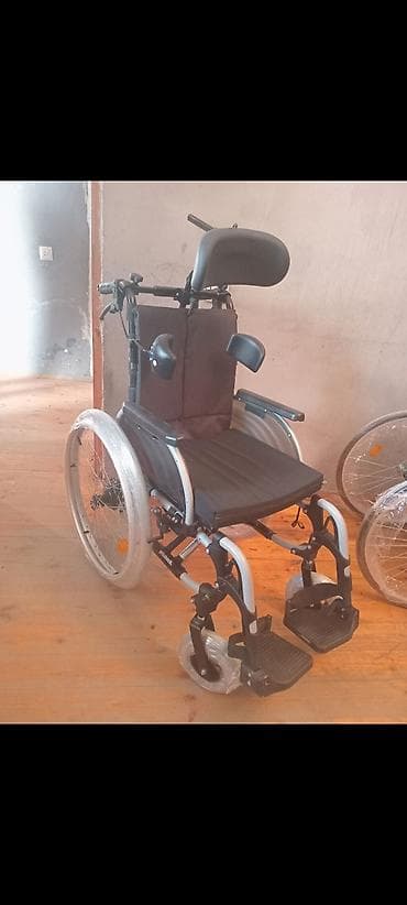 Təkərli əlil arabası, istifadəçi rahatlığı üçün tənzimlənən oturacaq