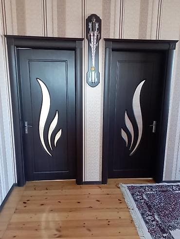 İki ədəd otaq qapısı satılır. Qapılar tünd rəngdədir, üzərində lalafo.az -da İki ədəd otaq qapısı satılır. Qapılar tünd rəngdədir, üzərində