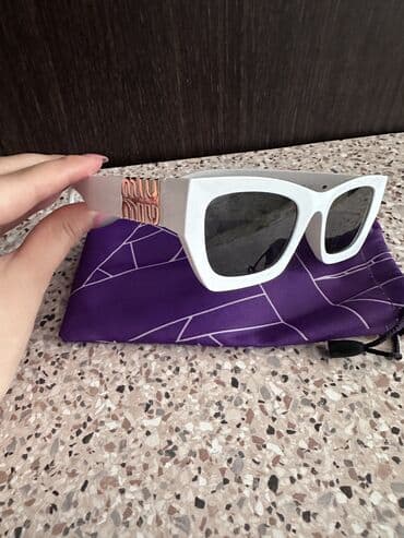 qadın eynəkləri: Satilir 2gundu alinib 25azna alinib 10azn satilir — 2