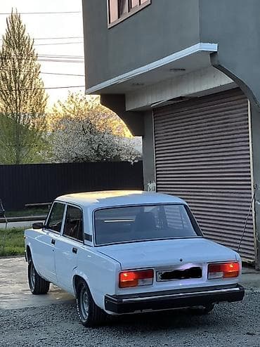 Продажа авто: Lada sedan – klassik model - Kuzov: 4 qapılı sedan, ağ rəng - Salon — 5