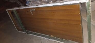 qapı şuşələri: Metal giriş qapısı 2.40×90 ölçüsundə. Şveyler ramka. Normal haldadır — 2