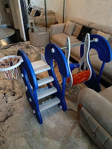 Sürüşkən və yelləncək. Toys Baku-dan 250 manata alınıb. İstifadə — 3