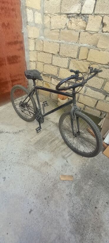 velosiped ucun isiqlar: Şəhər/dağ tipli velosiped, qara rəng. - Polad çərçivə, klassik düz — 1