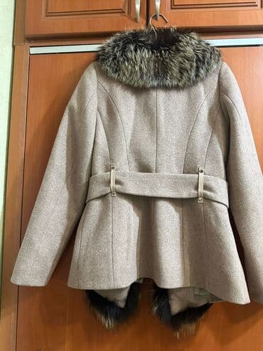 Çəngəllər: Qadın qış üst geyimi – qısa palto/jaket - Rəng: açıq bej (melanj). - — 1