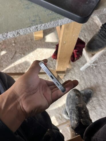 телефон fly fs521 power plus 1: Məhsul: Smartfon (ağıllı telefon) Xüsusiyyətlər və təsvir: - Korpus — 1