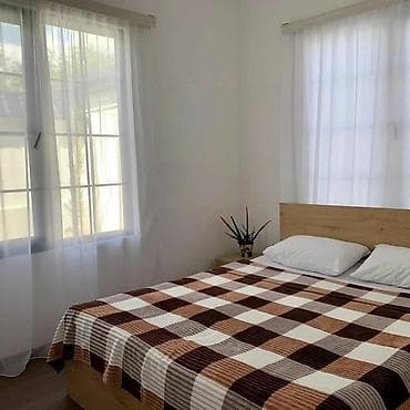 bakixanovda ev: 100 kv. m, 3 otaqlı, Hovuzlu, Kombi, Qaz, İşıq — 10