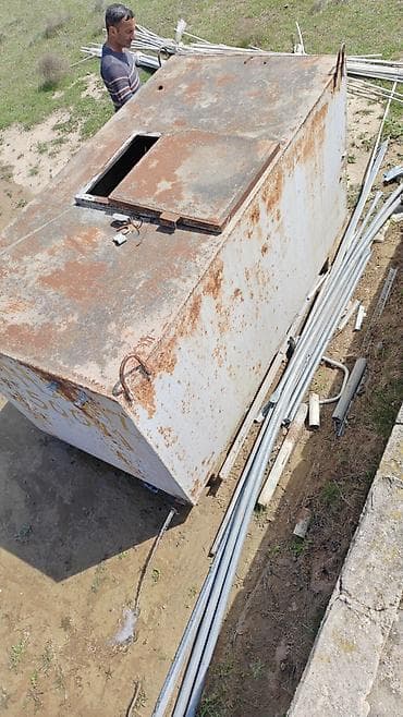 bayraq gunune aid sekiller: Bak, Metal, 5000 l l — 2