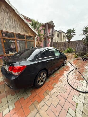 mercedesbenz 190 w201: Chevrolet Cruze: 1.4 l | 2014 il 180 km Sedan — 2