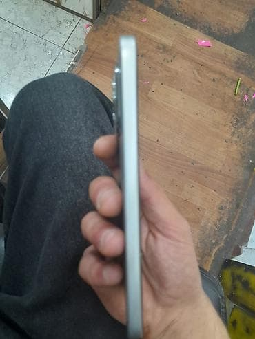 honor adapter 66w: Məhsul honor 400 lite 256yaddaş 8 ram Xüsusiyyətlər: - Korpus: Düz — 3