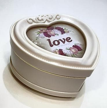 Güzgülər: Ürək formalı musiqili organeyzer Qiymət : 23 AZN🤩 Təsvir: - Ürək — 2