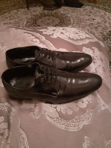 bu kişi штани: Gencede satilir Kişi lakli ayaqqabi rammer 40 olur Turkiye — 1