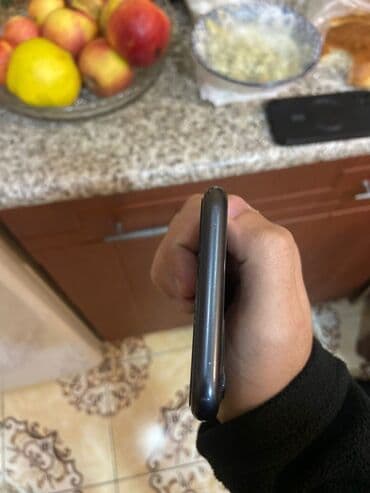 ucuz iphone: IPhone 11, 64 GB, Qara, Face ID — 6