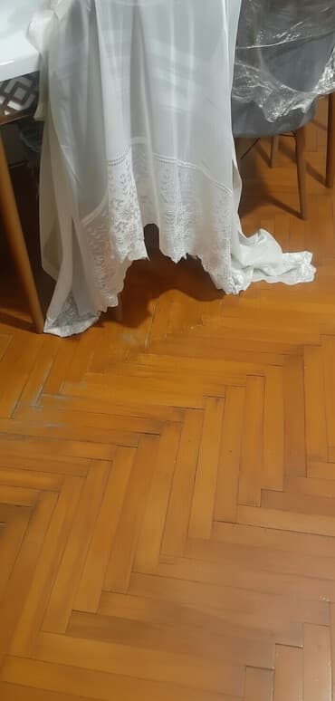 Yaxşı vəziyyətə qiyməti 20 manar Məhsul: Ağ dekorativ tül pərdə