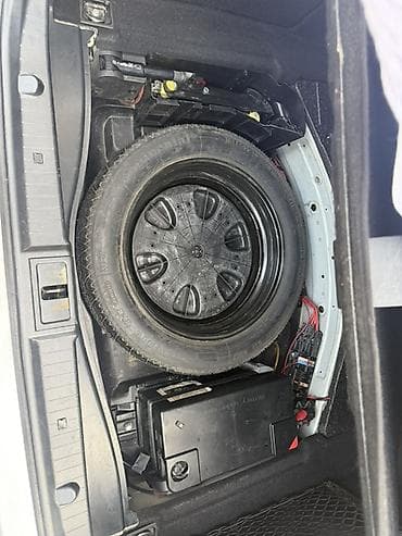 Nəqliyyat: Mercedes-Benz E-Class: 2.2 l | 2006 il Sedan — 9