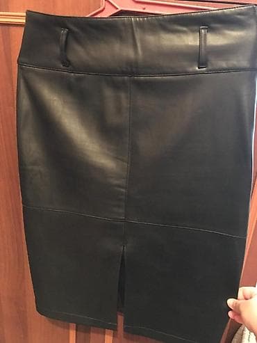 dəri ətək: Qadın dəri ətək – klassik qələm kəsimi - Rəng: qara - Material: dəri — 1